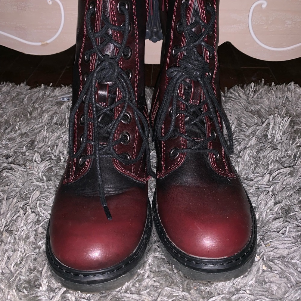Combat boots